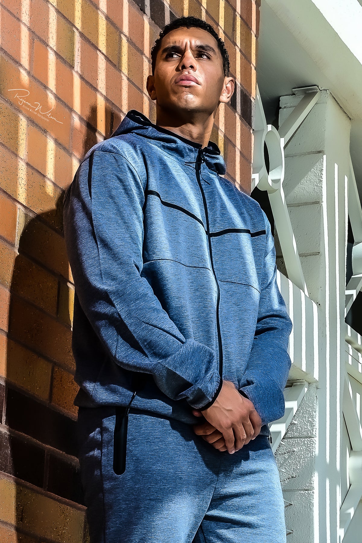 Men’s grey Steady Fit sweatsuit, zip hoodie and jogger set with clean athletic silhouette